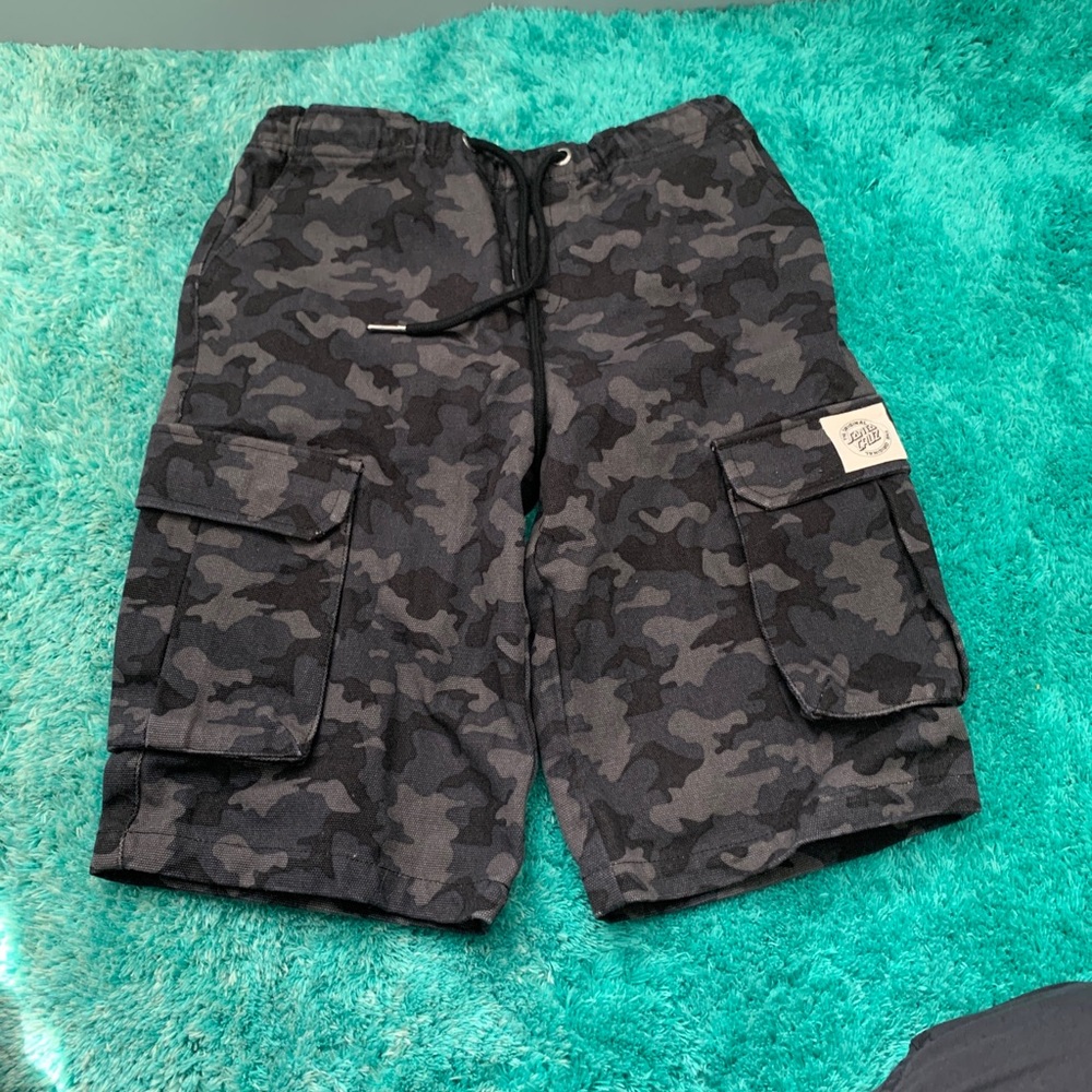 Santa Cruz Black Camo Cargo Shorts boys size 10